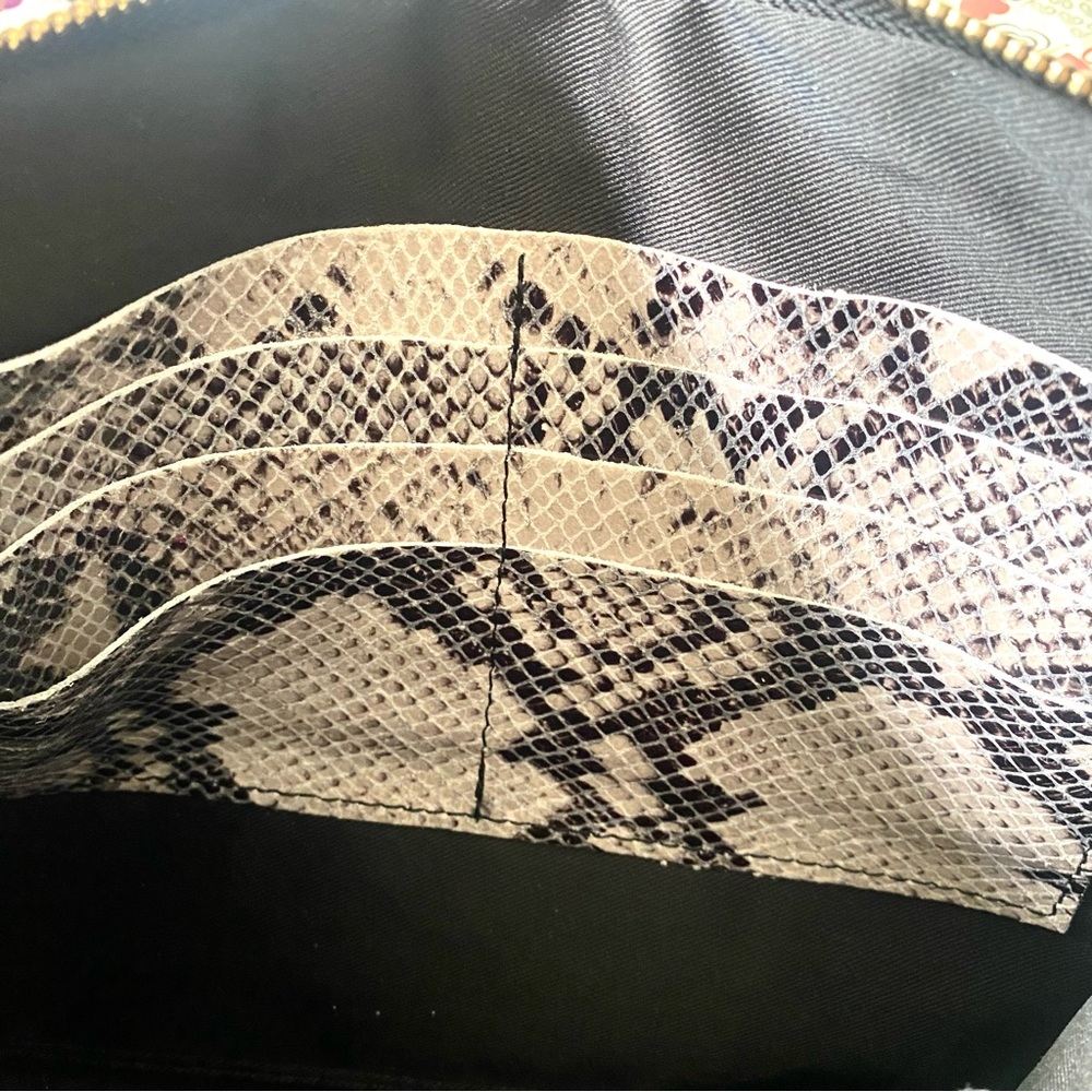 Laura Dimaggio Gray python pattern leather clutch/ wristlet - Picture 10 of 11